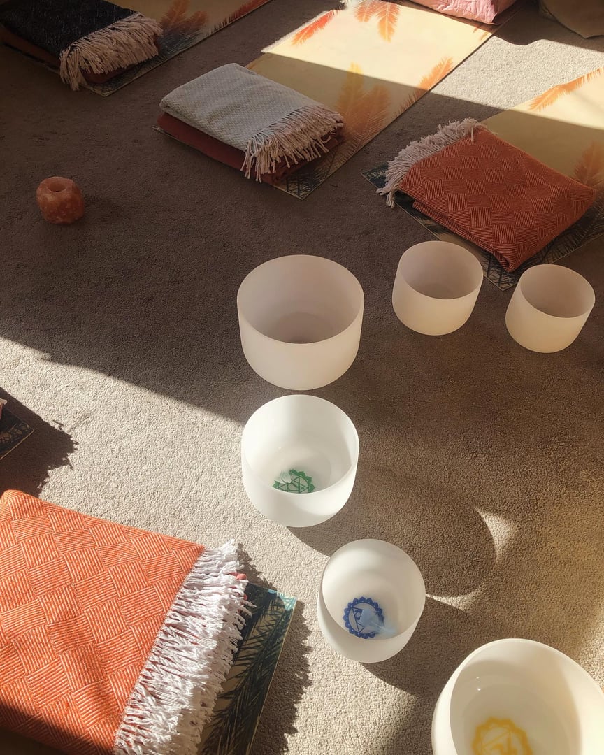 Meditación con cuencos de cristal en Palanga