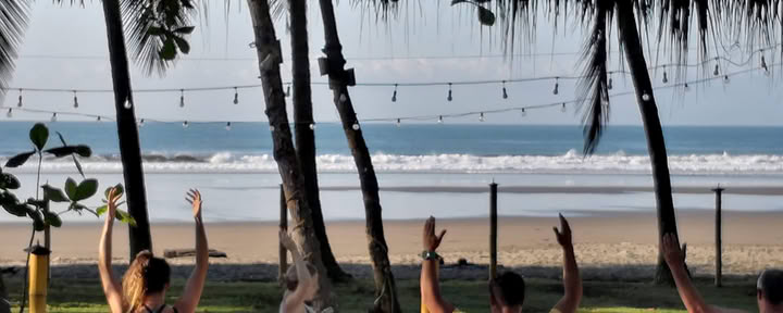 Retiro de Yoga frente a la playa en Bejuco, Esterillos Este, Costa Rica