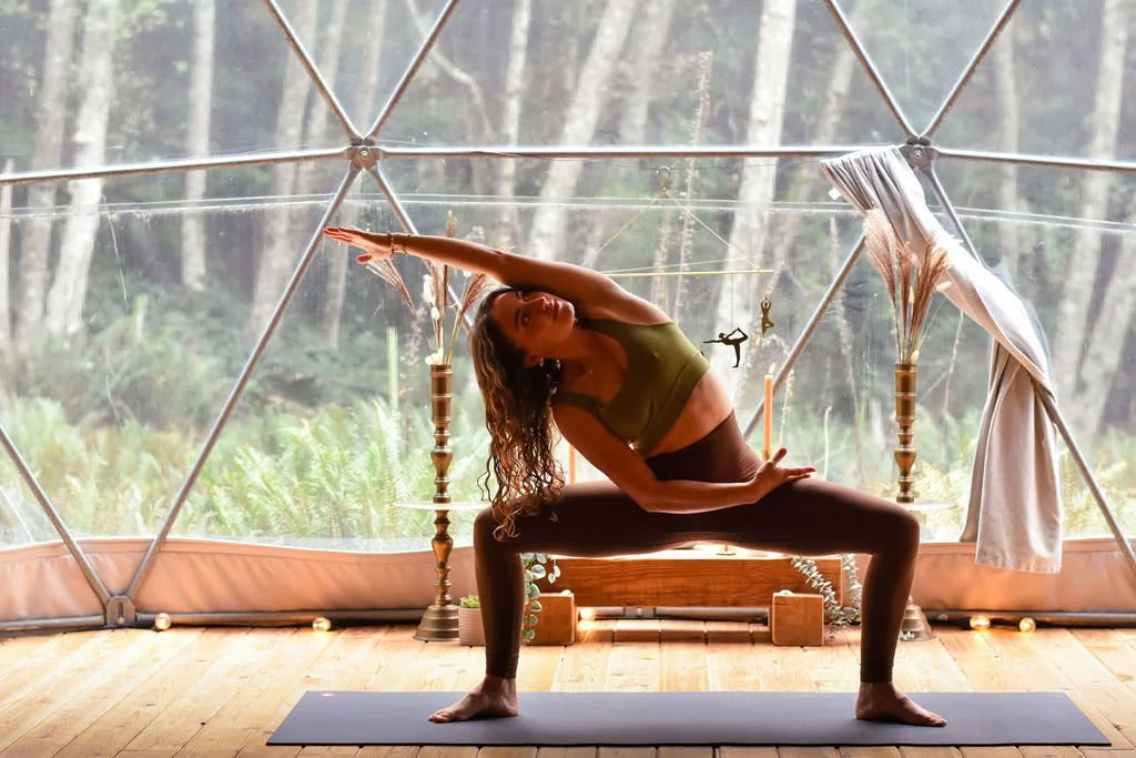 Monday Morning Flow Community Class | Nectar Yoga en Bowen Island — Nectar Yoga