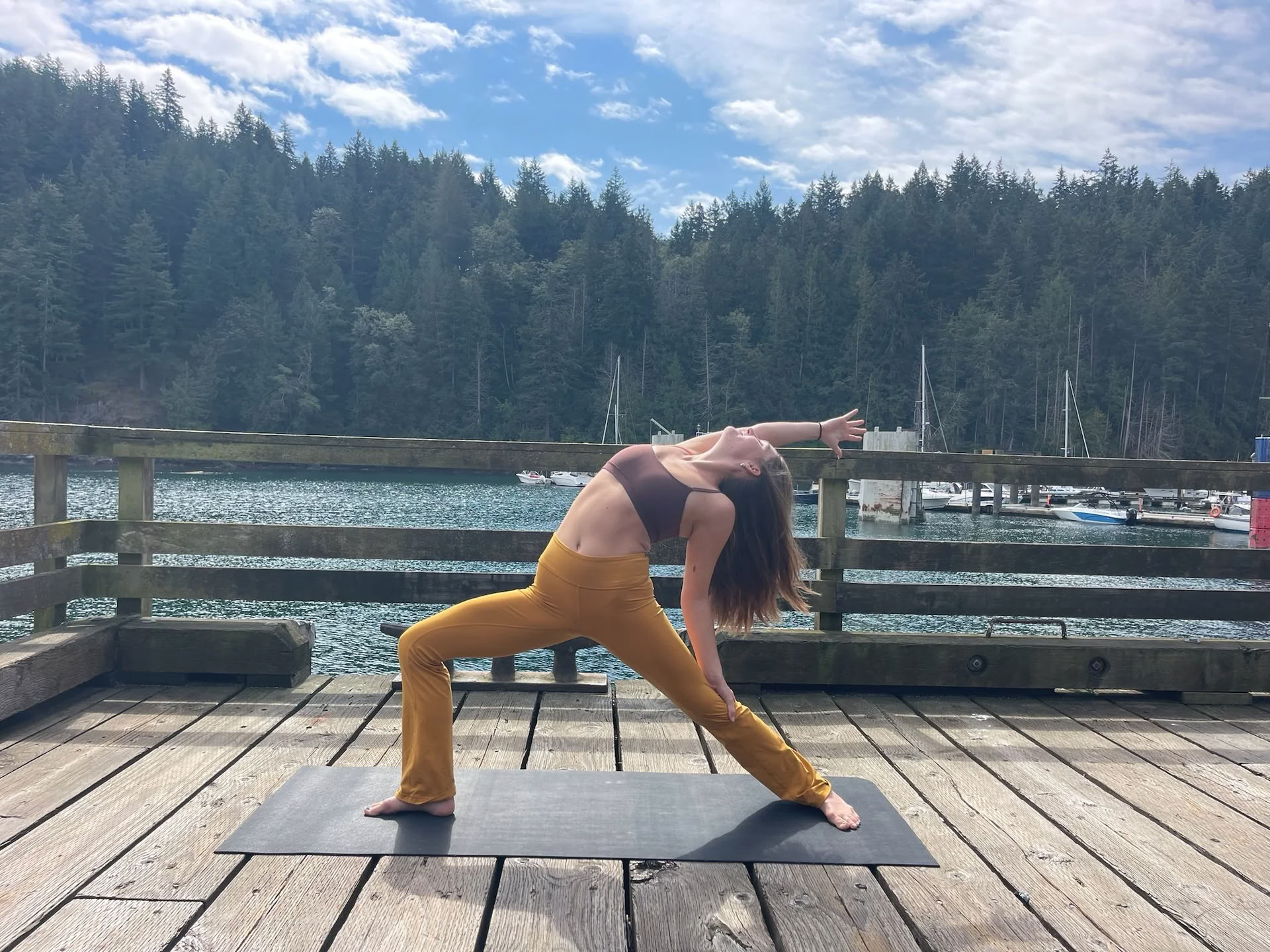 Nectar Yoga en el muelle