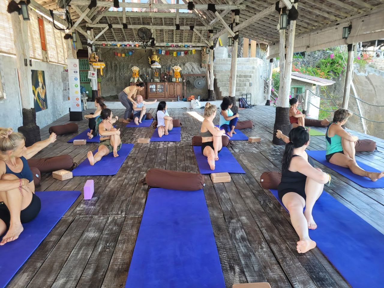 Yoga restaurativo en Lovina