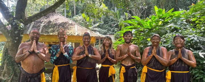 Ceremonia de Purificación en la Cascada Sagrada