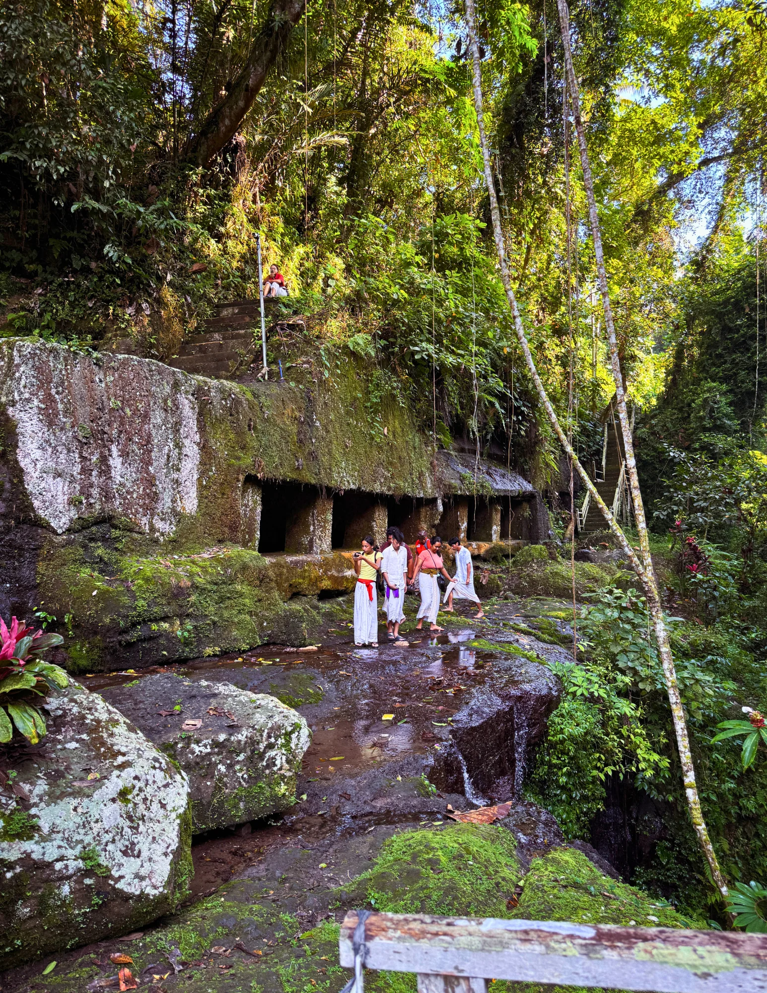 BENDICIÓN DEL AGUA EN LAS RUINAS ANCESTRALES