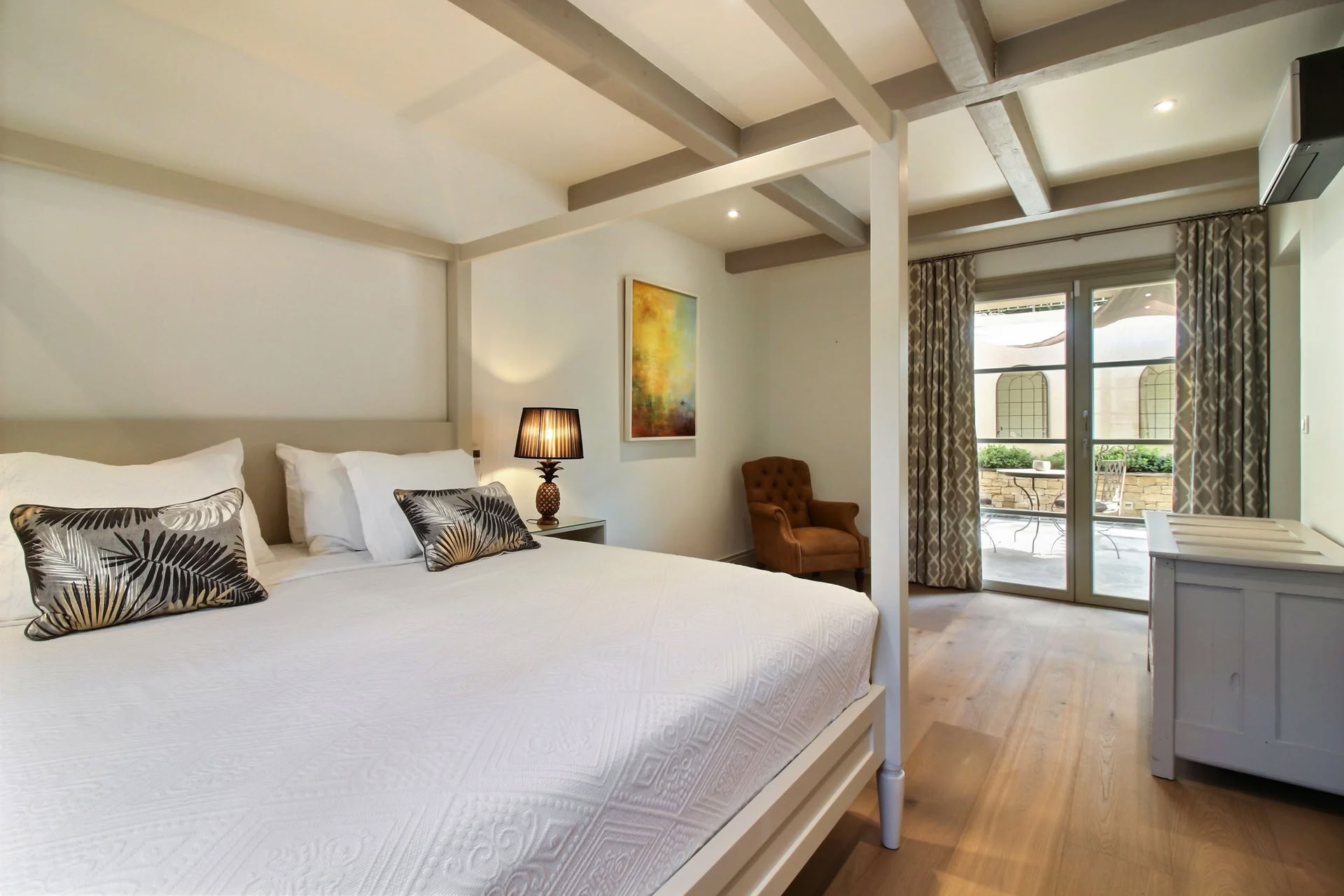 Jessica May Retiros Cotswolds