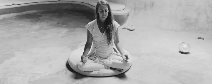 Yin Yoga, Ear Seeds y Viaje Sonoro con Sonja