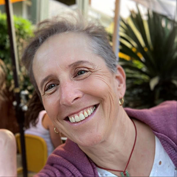 The World is Made of Stories: Un retiro de meditación de insight