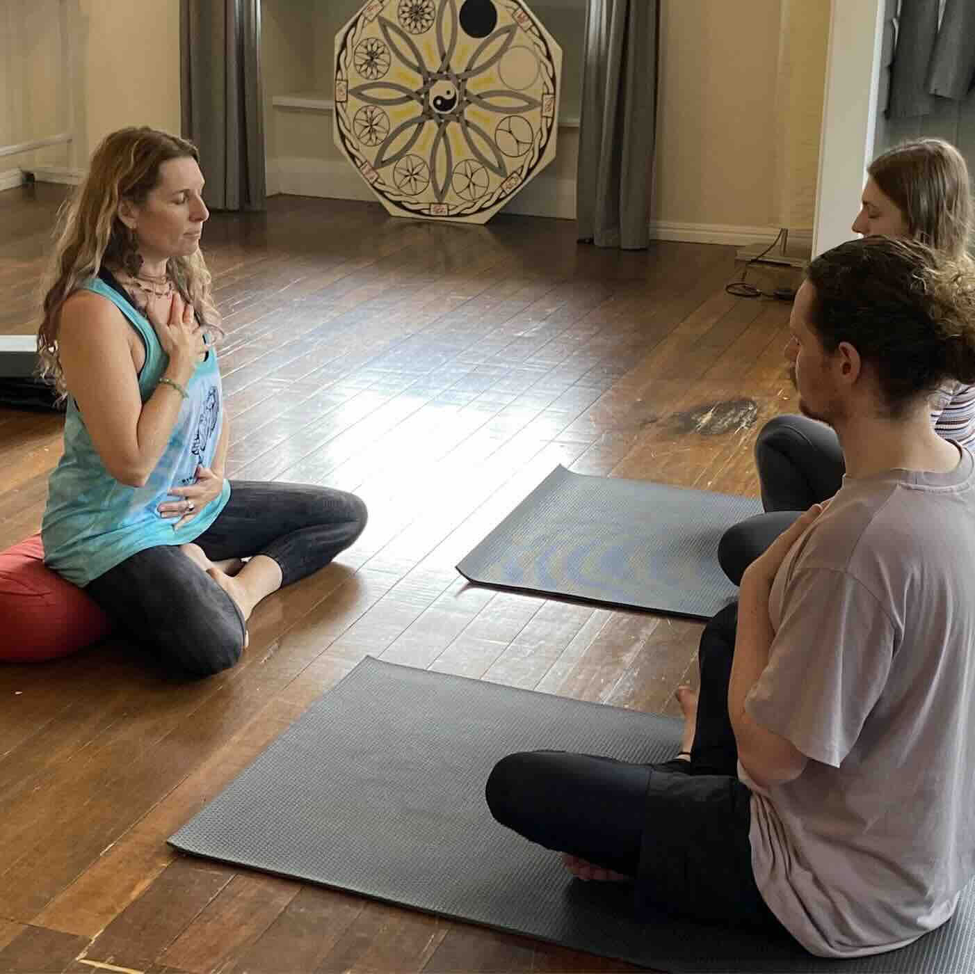 Yoga Course for Beginners: 'Cultiva tu práctica en casa
