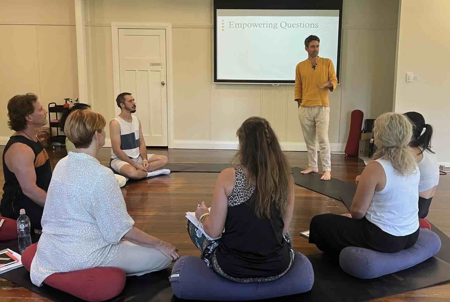 Entrenamiento de Terapia de Yoga ThaiVedic Nivel 1