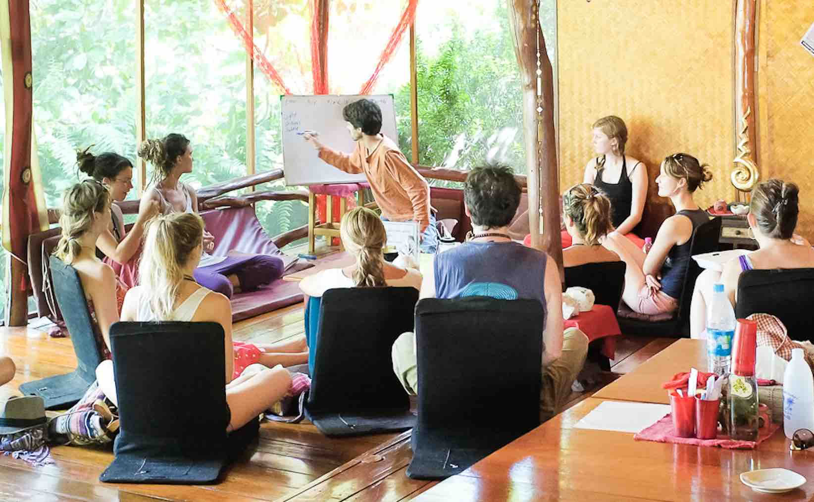 Entrenamiento de Terapia de Yoga ThaiVedic Nivel 1
