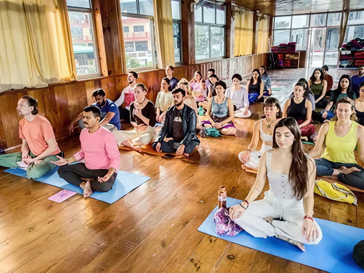 100 Hour Yoga Teacher Training en Rishikesh, India – May 2026