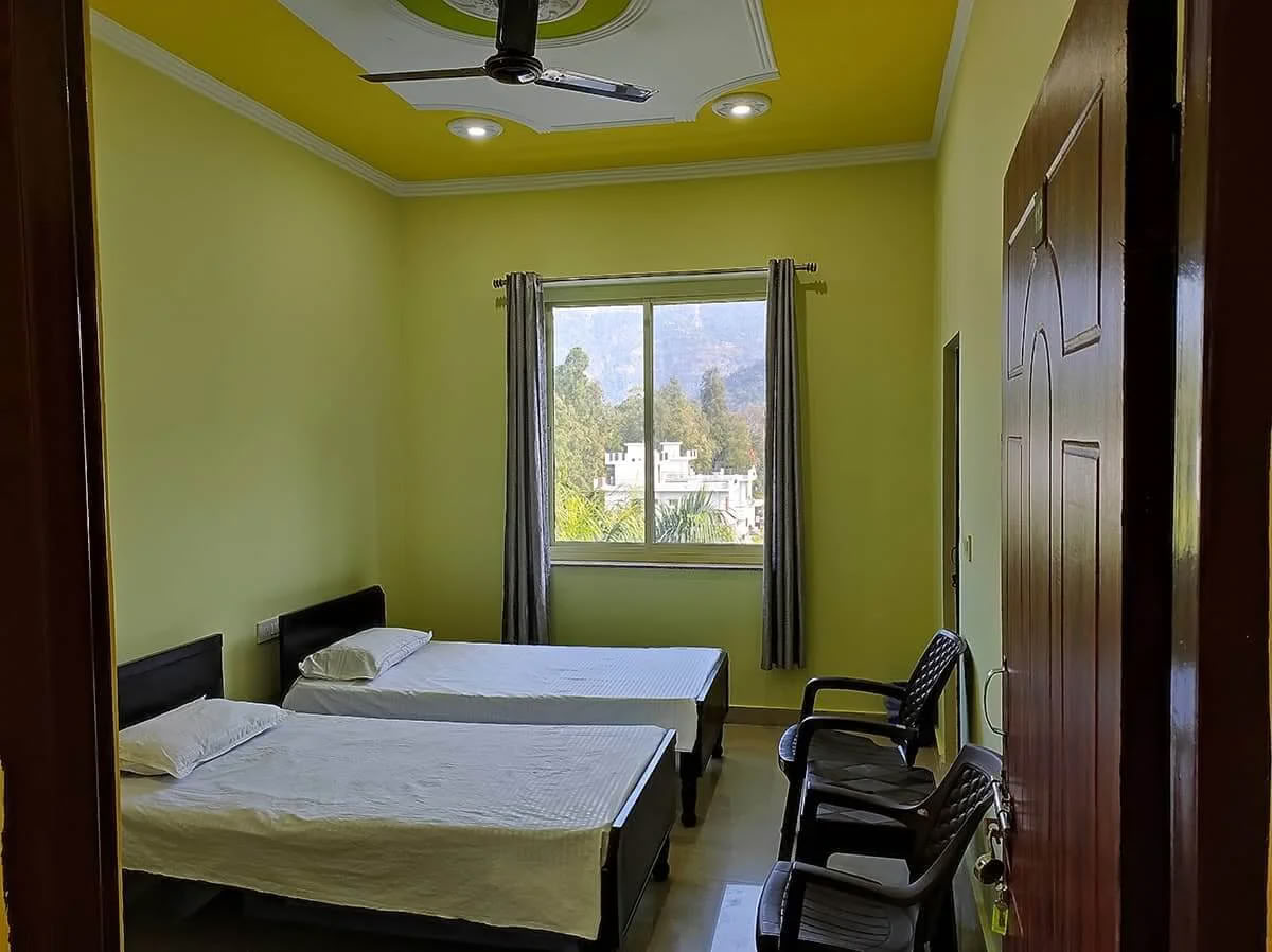 100 Hour Yoga Teacher Training en Rishikesh, India – May 2026
