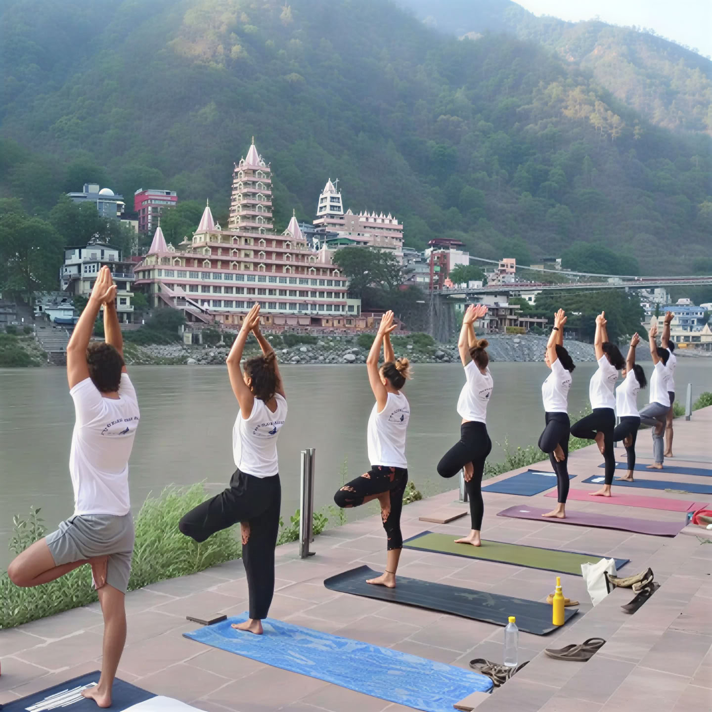 Curso de formación de profesores de yoga de 200 horas en Rishikesh – del 01 al 26 de junio de 2026