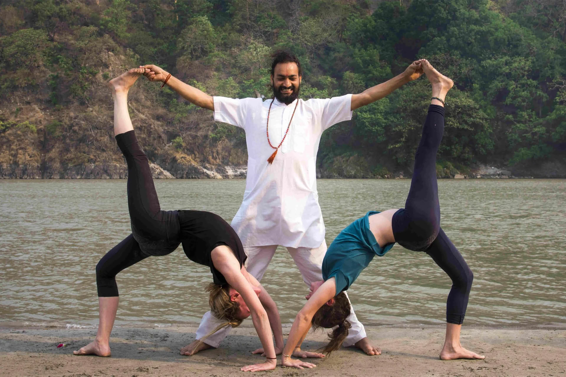 Curso de formación de profesores de yoga de 200 horas en Rishikesh – del 02 de agosto al 27 de agosto de 2026