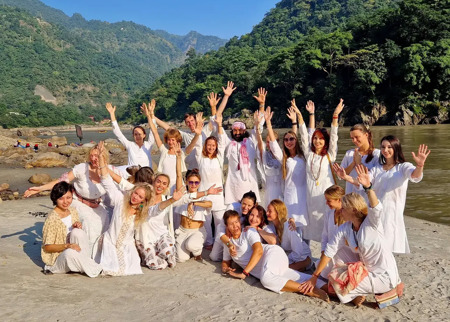 Curso de formación de profesores de yoga ayurvédico de 200 horas en Rishikesh