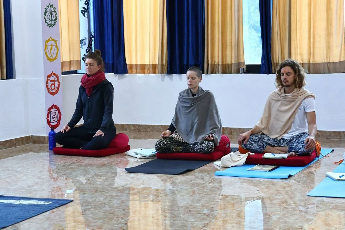 200 Hour Formación de Profesores de Yoga Ayurveda en Rishikesh, India