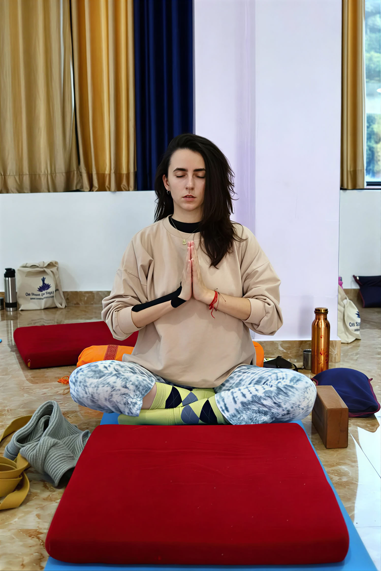 100 Hour Yoga Teacher Training en Rishikesh | Yoga para Principiantes