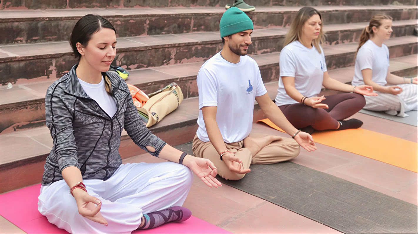 100 horas de formación de profesores de yoga en Rishikesh, India