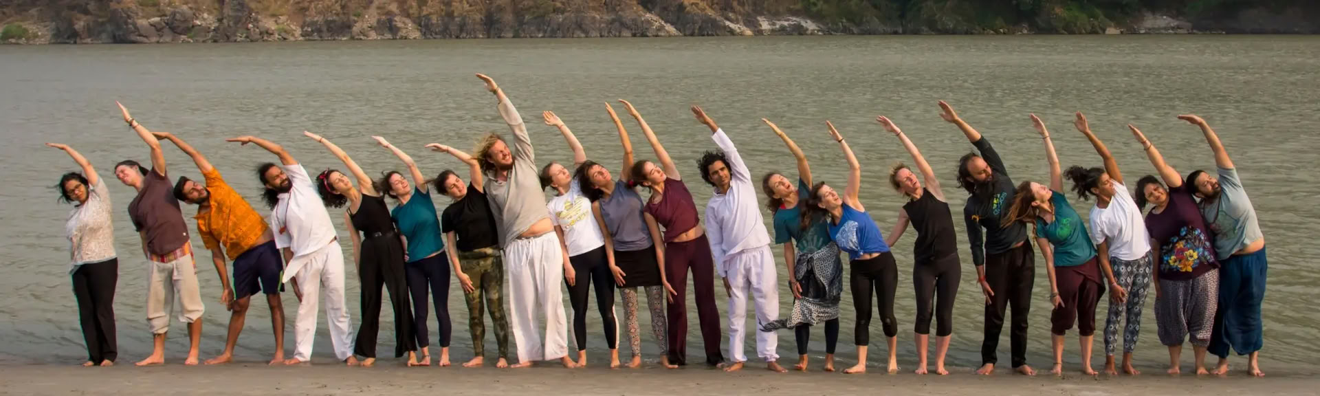 100 horas de formación de profesores de yoga en Rishikesh, India