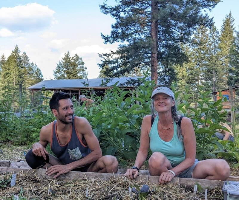 Programa Intensivo de Karma Yoga de Tres Meses – versión especial de dos meses dirigida a personas más jóvenes