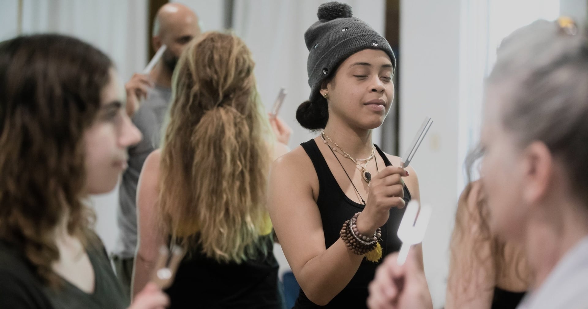 14.º Entrenamiento Anual de Certificación Sage - Módulo 1: Los Principios Fundamentales de SoundHealing desde la Antigua Tradición Chamánica hasta la Nueva Ciencia: seguido de Estudios con Diapasones