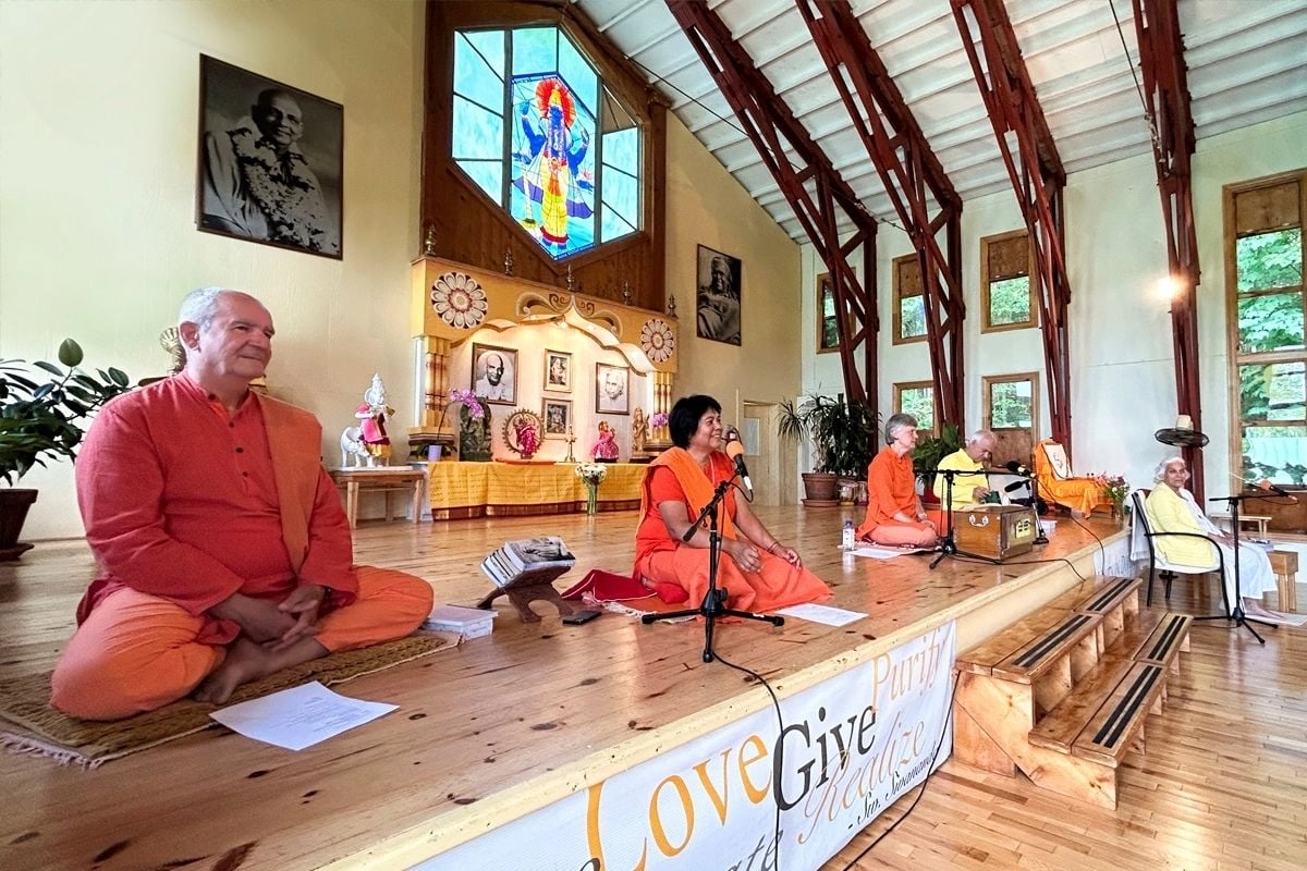 Curso Avanzado de Formación de Profesores de Yoga (ATTC)