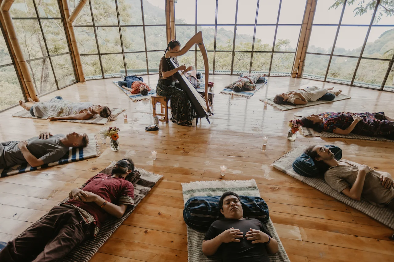 Viaje de Sanación con Sonido Tibetano