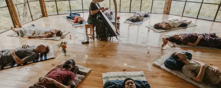 Viaje de Sanación con Sonido Tibetano