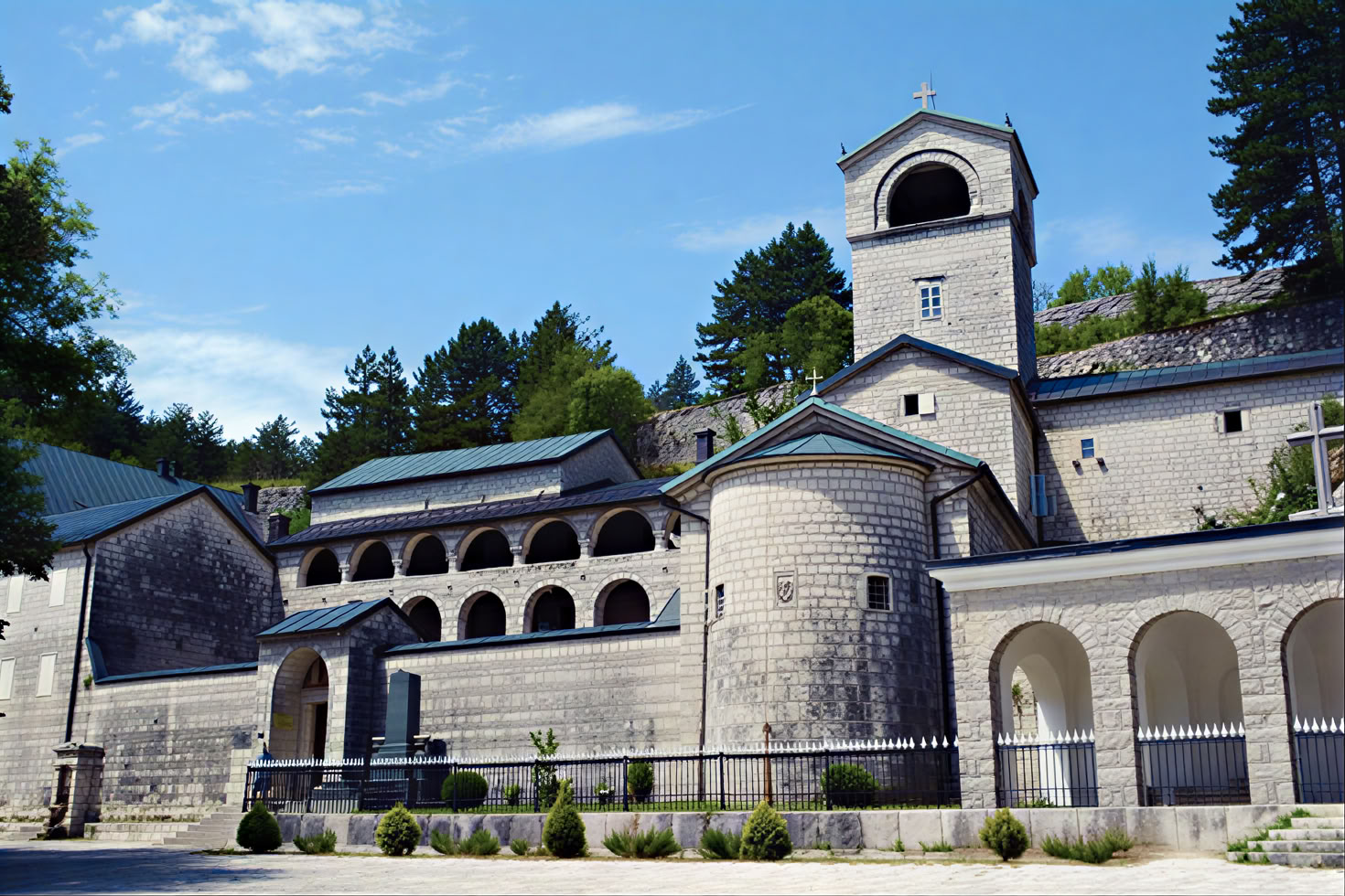 Tour del Gran Monasterio de Montenegro