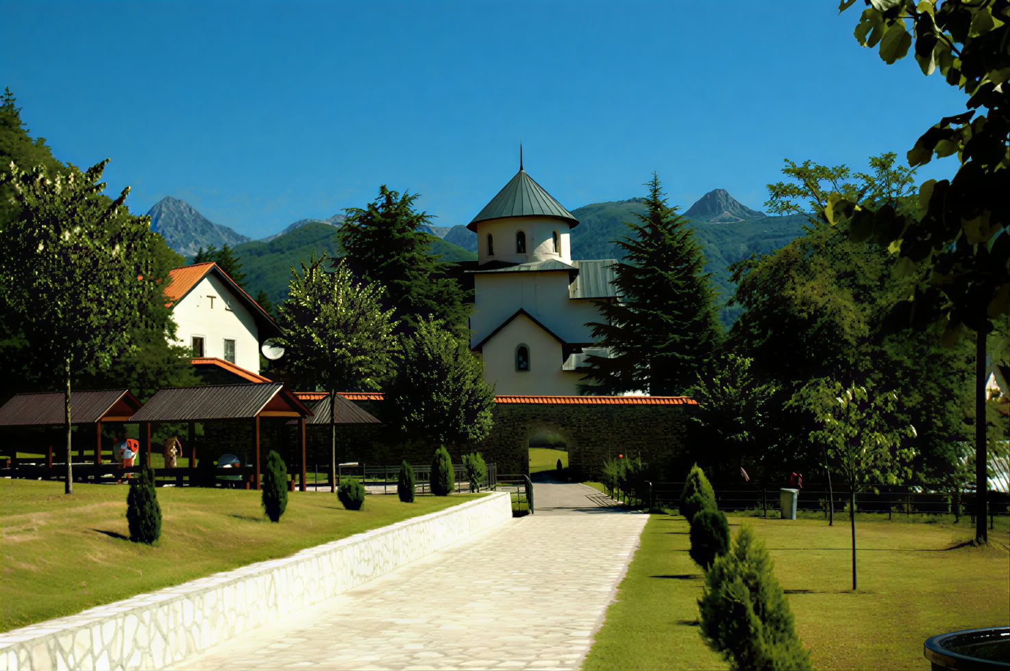 Tour del Gran Monasterio de Montenegro