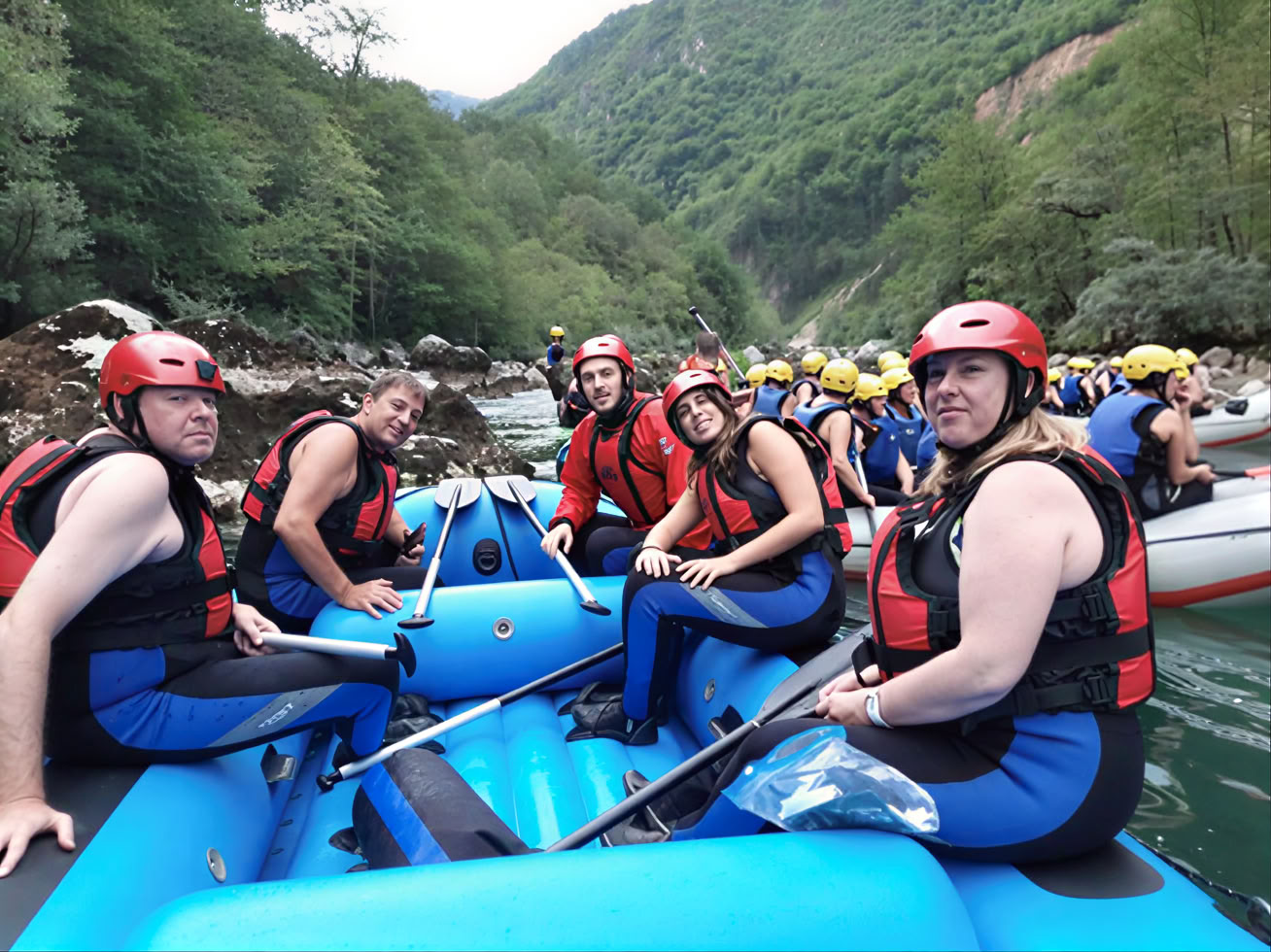 Tour de rafting de dos días de Tara