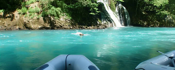Tour de rafting de dos días de Tara