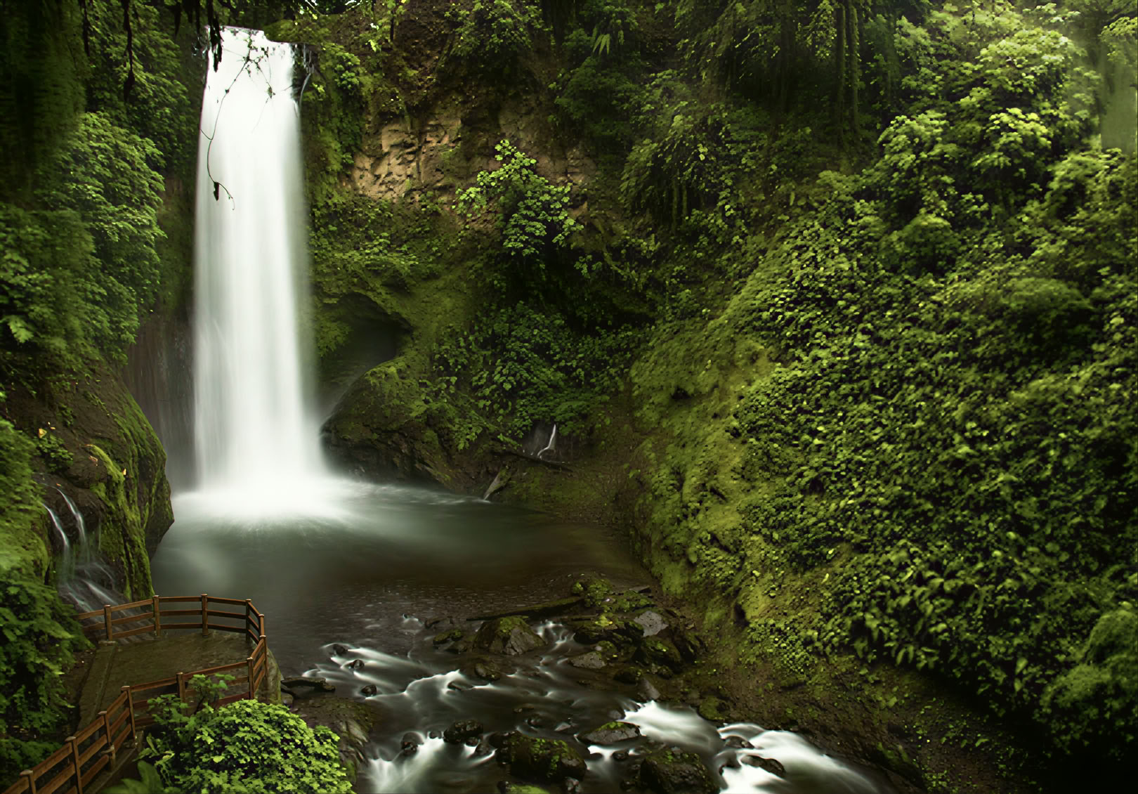 Combo Tour: Parque Nacional Volcán Poás – Tour de Café Doka – Jardines de la Cascada La Paz