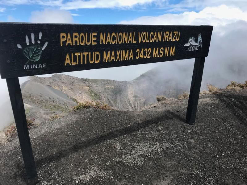 Volcán Irazú y Aguas Termales Hacienda Orosi