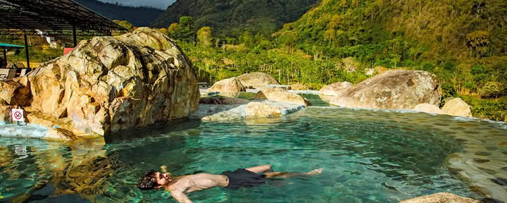 Volcán Irazú y Aguas Termales Hacienda Orosi