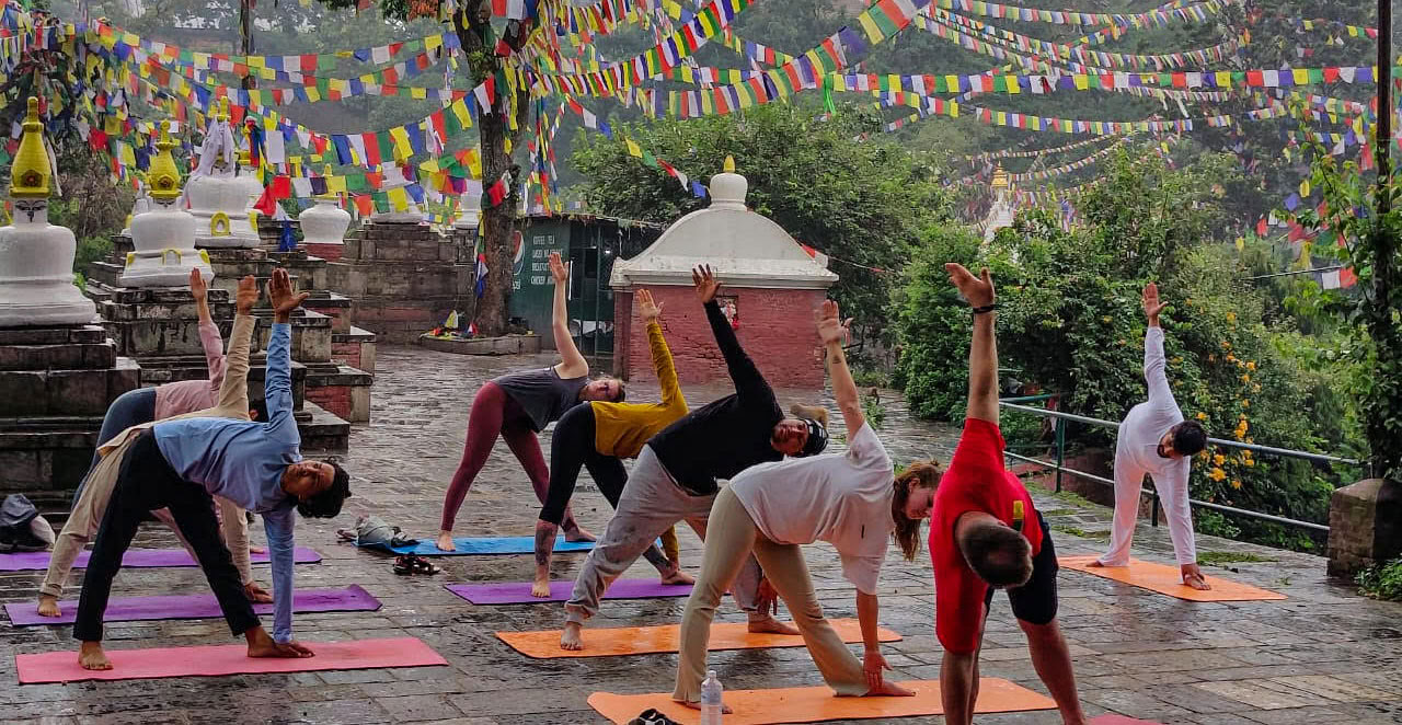 Curso de Formación de Profesores de Yoga de 300 Horas (YTT) 24 Días