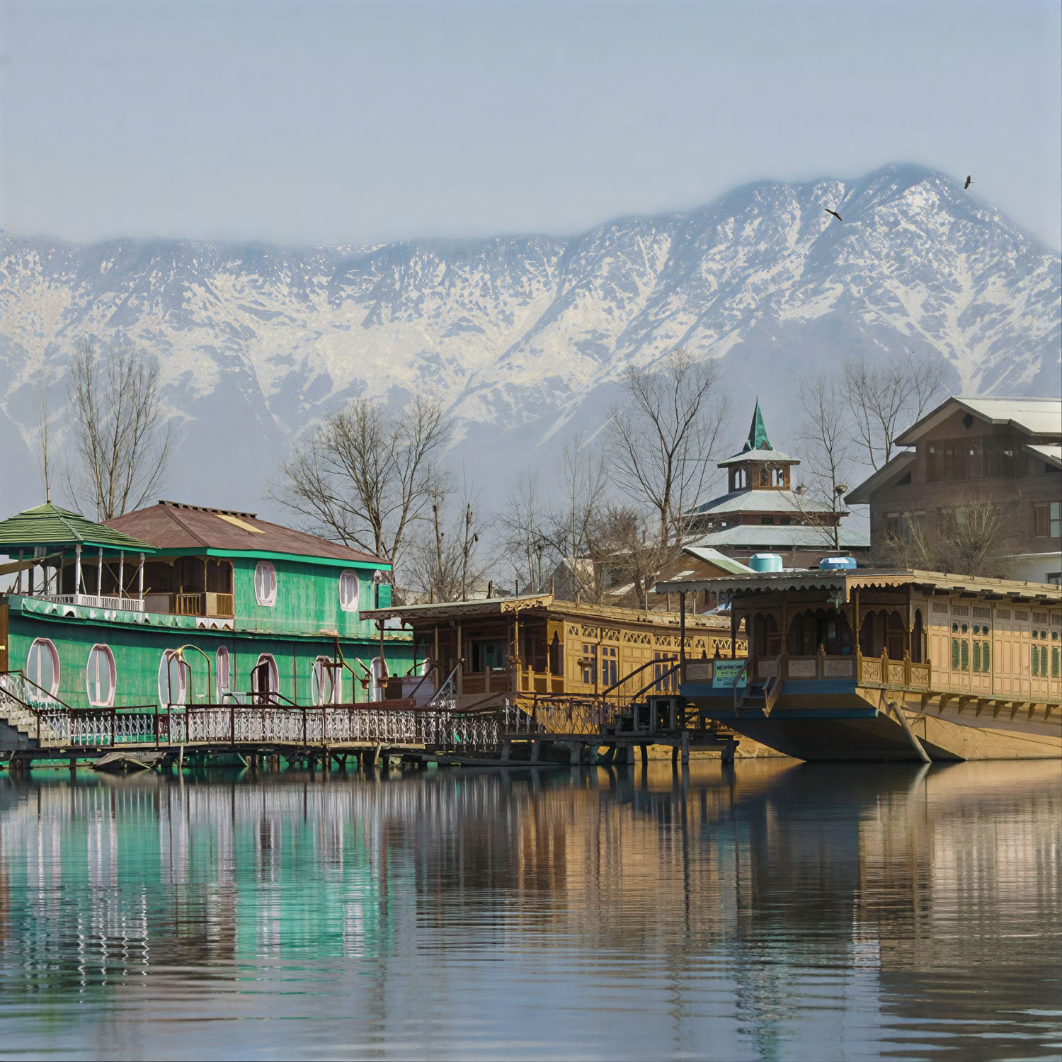 Classic Kashmir Escape: Casa flotante, praderas y paisajes glaciares