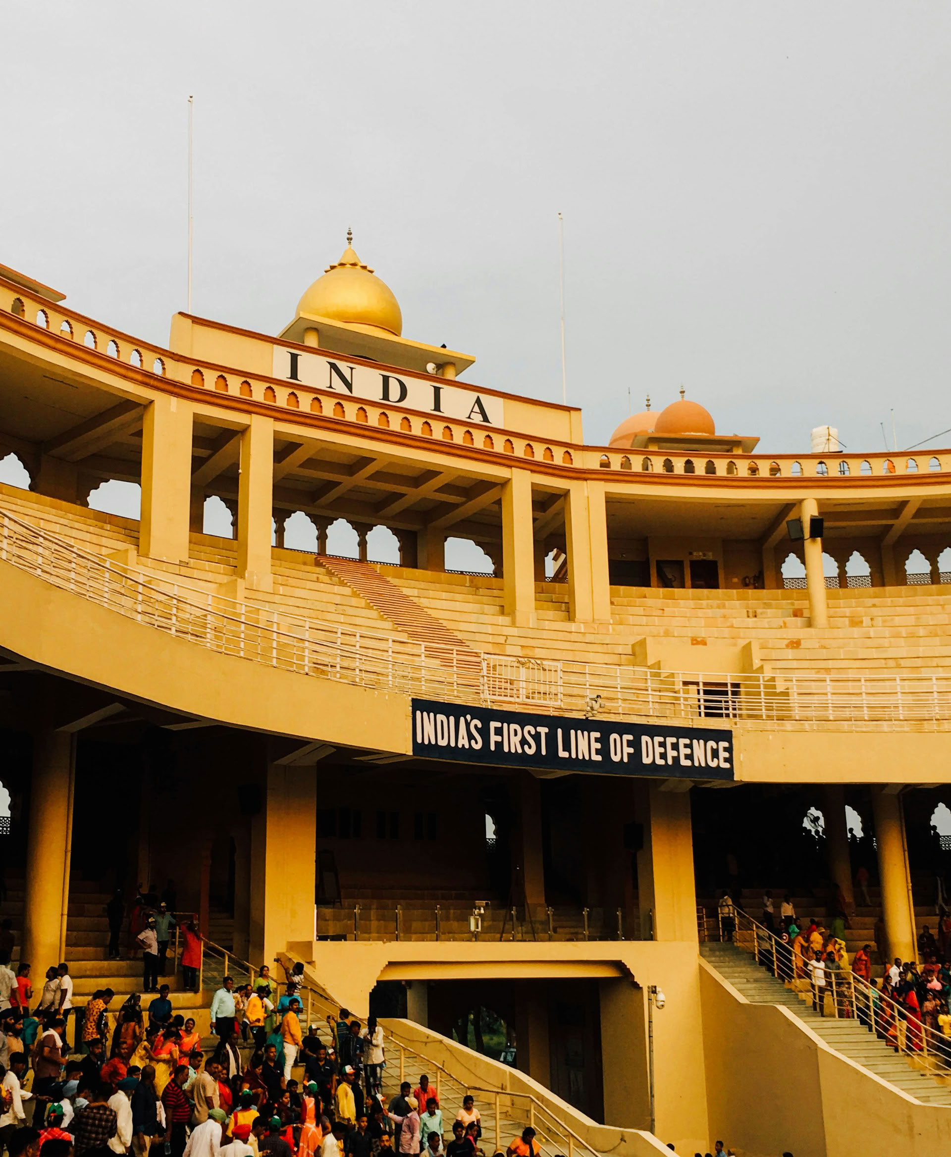 Sacred Hills to Golden Horizons: Dharamshala, Dalhousie y Amritsar Trail
