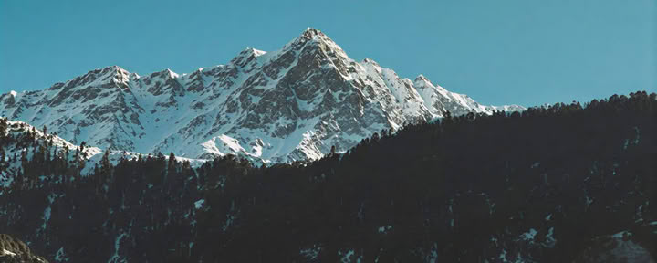 Sacred Hills to Golden Horizons: Dharamshala, Dalhousie y Amritsar Trail