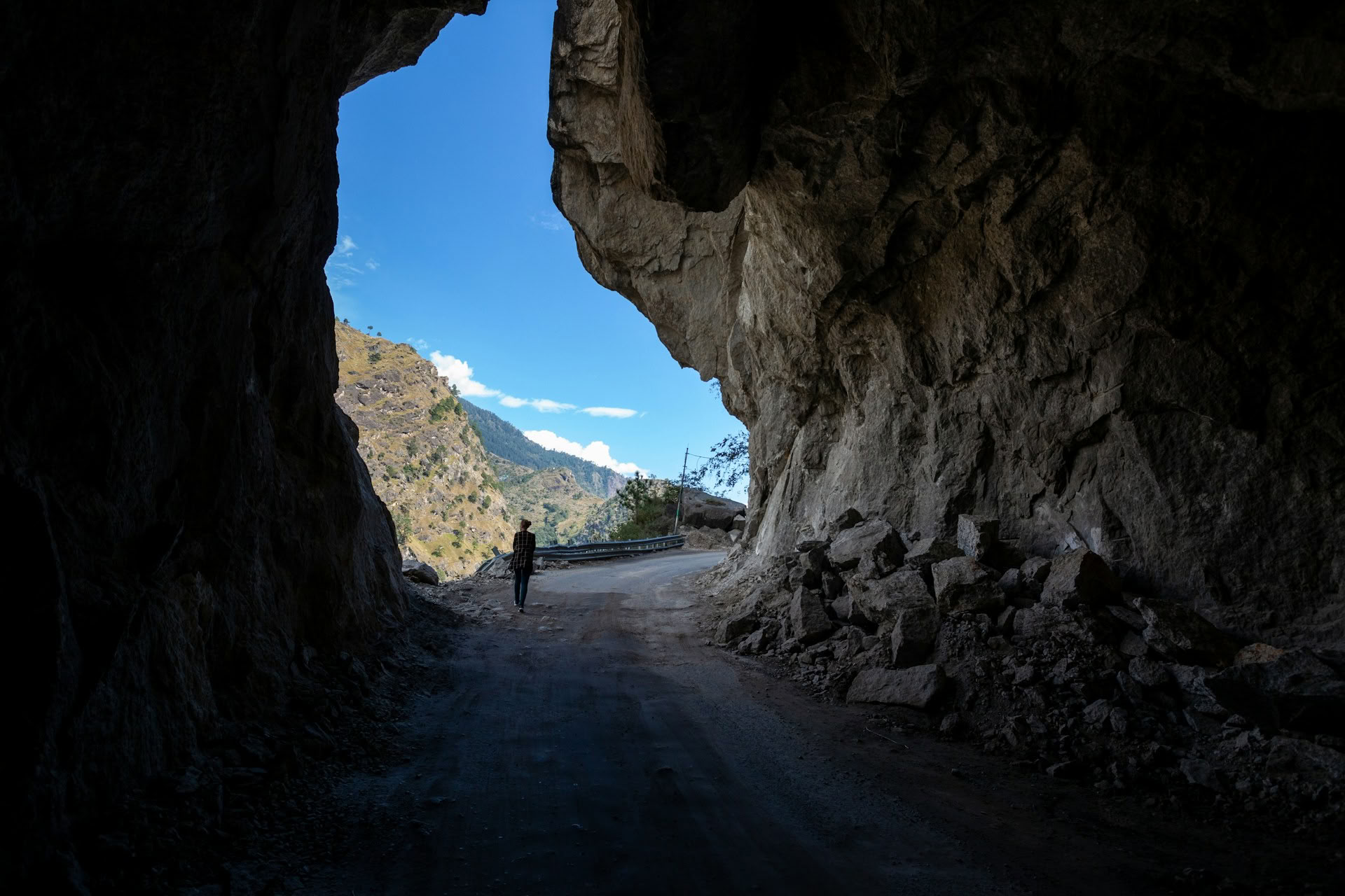 De los huertos a los valles alpinos: viaje himalayo por Thanedar y Sangla