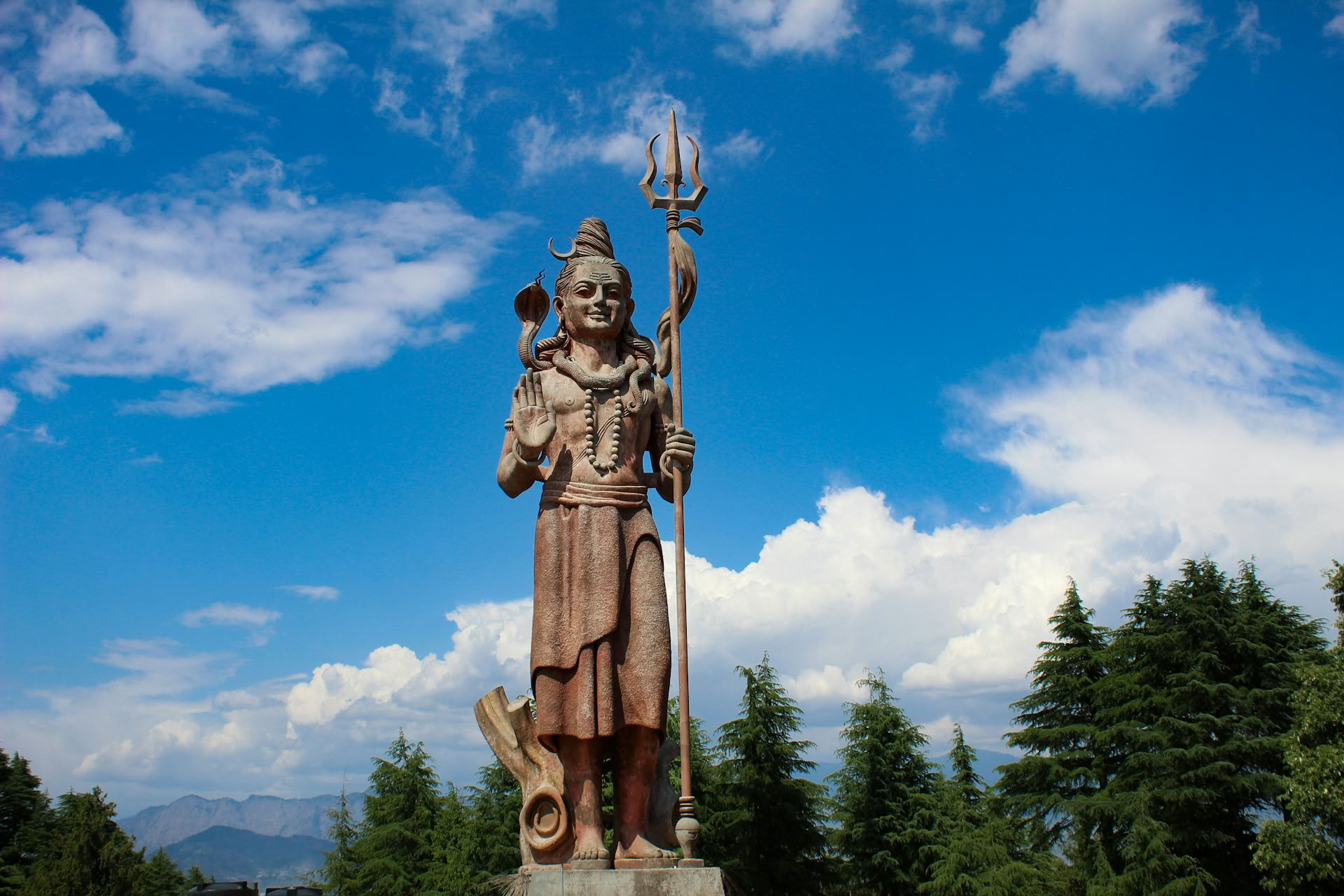 Pine Hills a los Reinos del Río: Sendero Patrimonial de Dalhousie, Khajjiar y Chamba