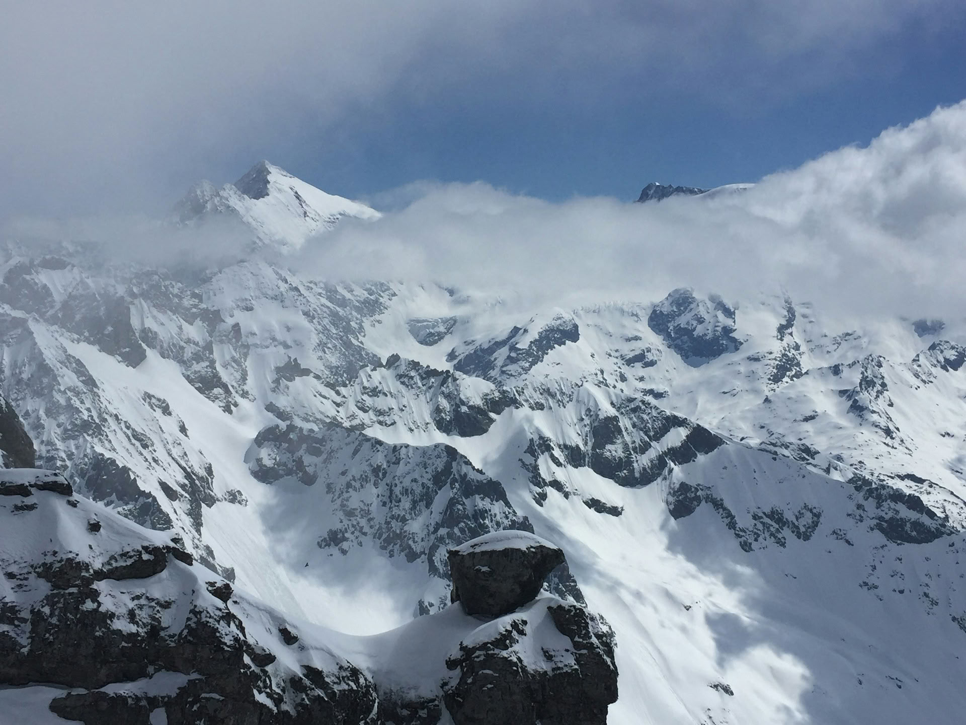 Íconos Alpinos de Suiza: Trenes Escénicos, Lagos y Cumbres Altas