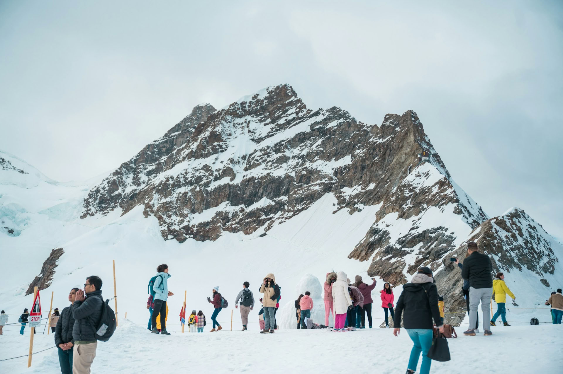 Íconos Alpinos de Suiza: Trenes Escénicos, Lagos y Cumbres Altas
