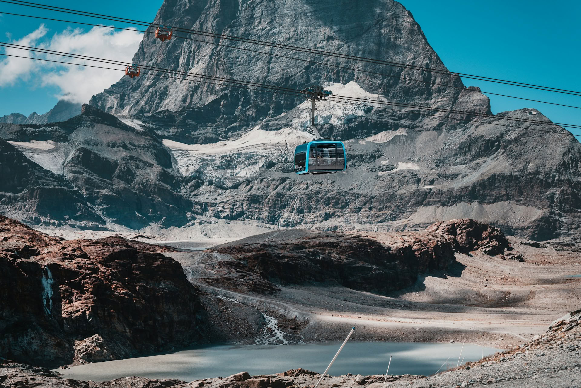 Íconos Alpinos de Suiza: Trenes Escénicos, Lagos y Cumbres Altas