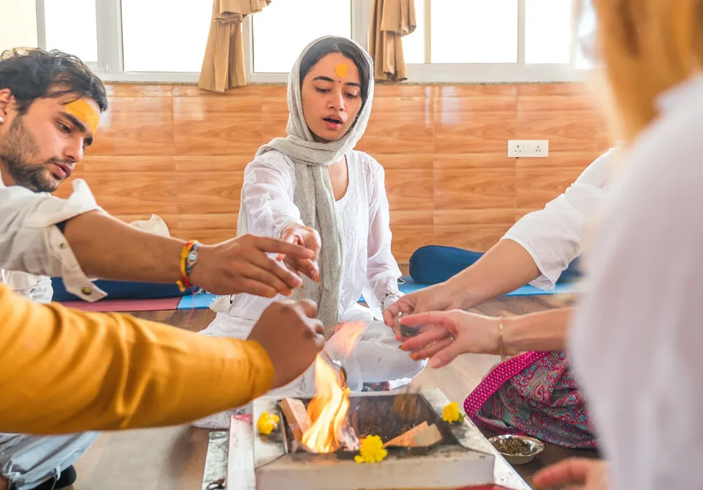 Programa de Formación de Profesores de Yoga de 100 Horas