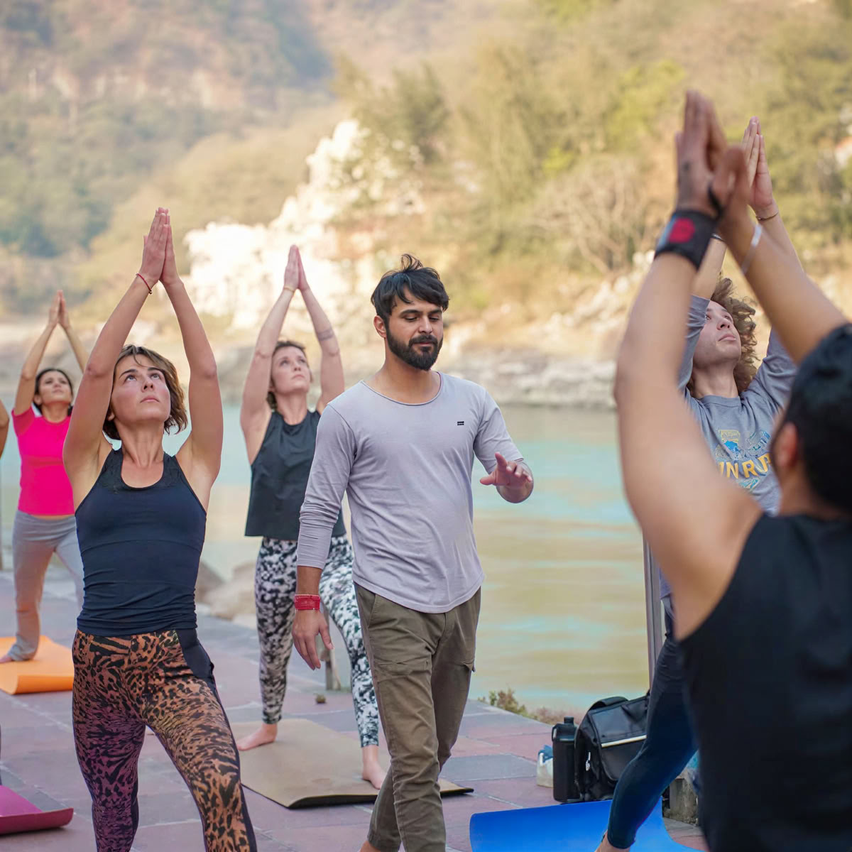 Programa de formación de profesores de yoga de 300 horas