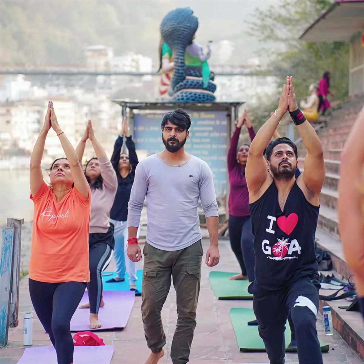 Formación de profesores de yoga de 300 horas en Rishikesh – 01 de mayo – 27 de mayo de 2026