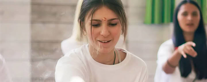 Entrenamiento de Profesores de Yoga de 300 Horas Rishikesh – 01 Ene – 27 Ene 2027