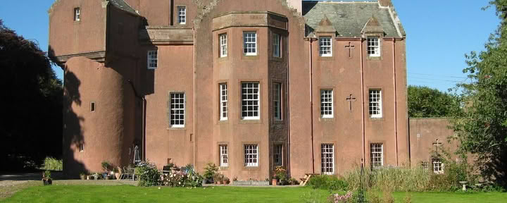 Retiro de escritura creativa y yoga para todas las mujeres en un castillo escocés