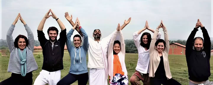 100 Horas Retiro de Formación de Yoga para Niños en Rishikesh – 10 Días
