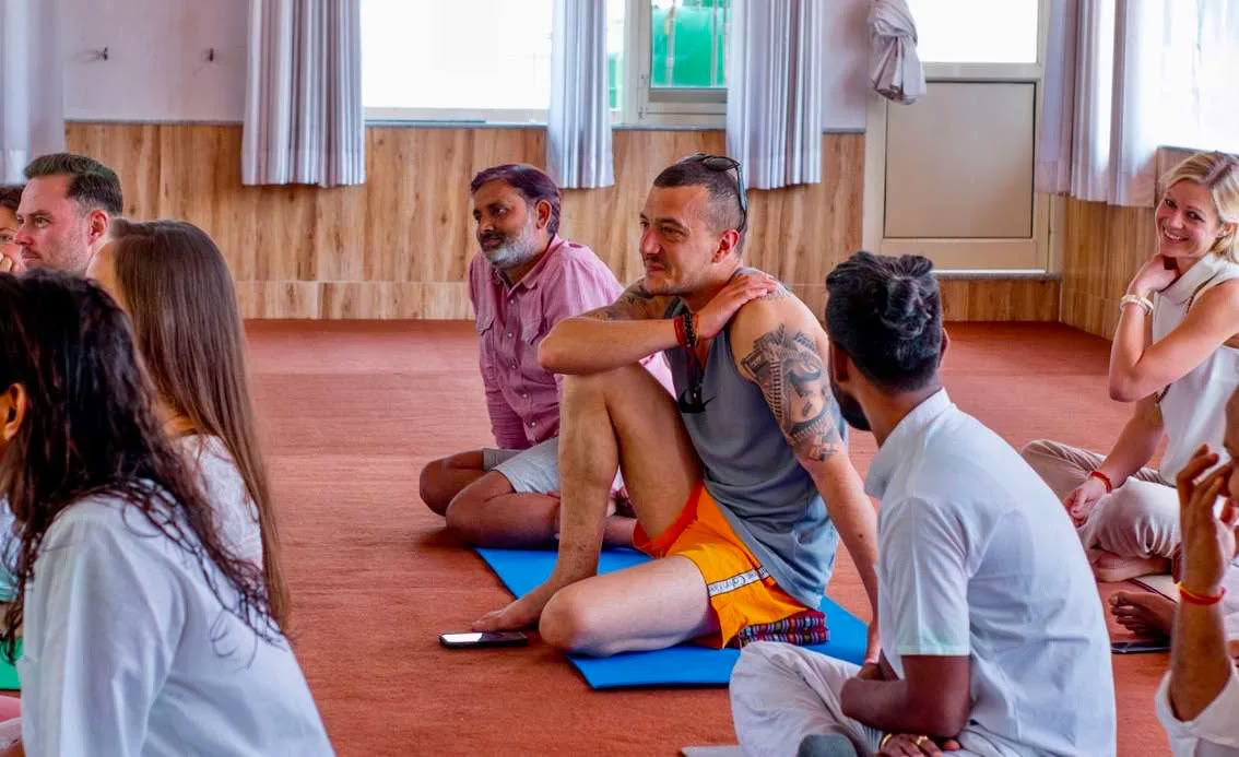 Curso de formación de profesores de Hatha Yoga de 300 horas en Rishikesh, India – 01 Sep – 19 Oct